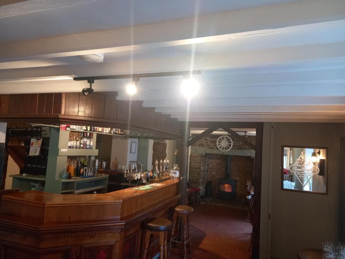 The Crown Inn Wentnor ภายนอก รูปภาพ